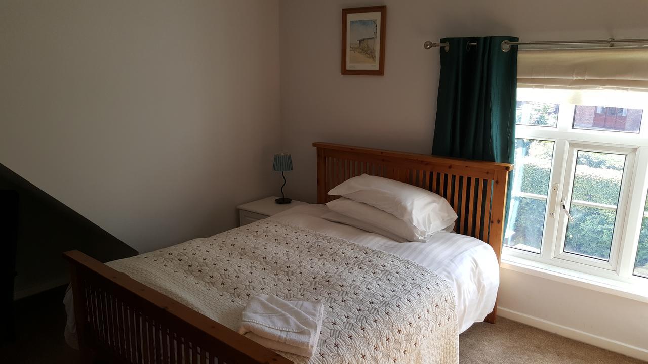 Church End Farm Bed And Breakfast Hale  Eksteriør billede