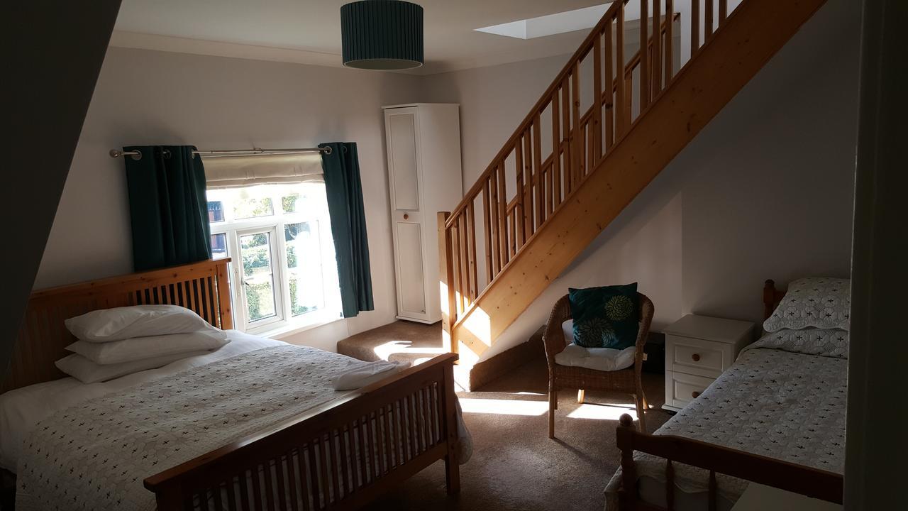 Church End Farm Bed And Breakfast Hale  Eksteriør billede